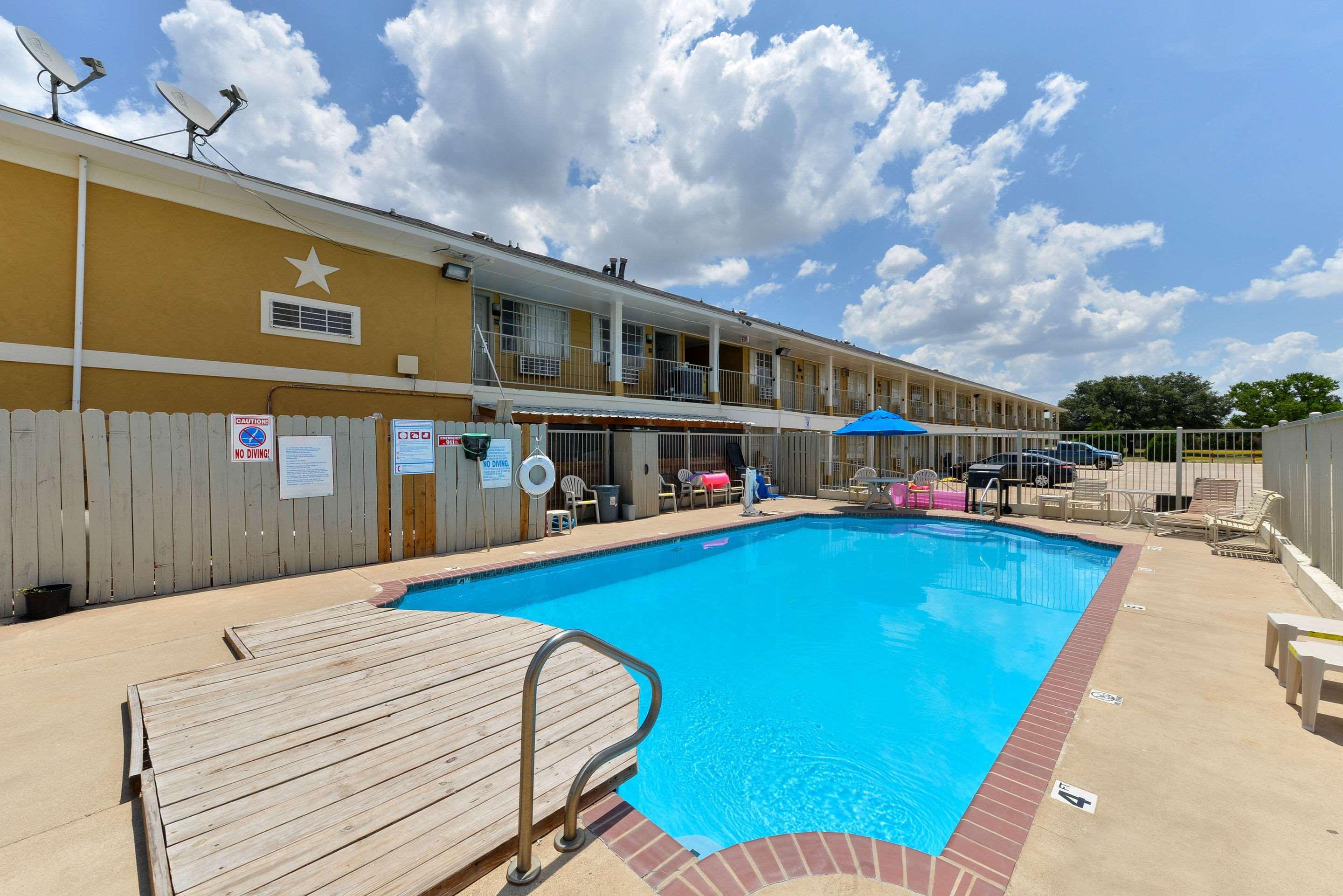 Quality Inn Gonzales Dış mekan fotoğraf